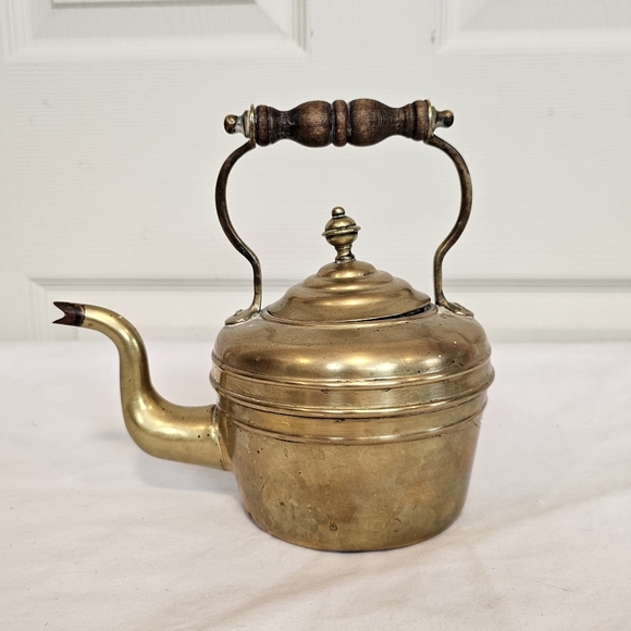 Vintage Brass Wood Teapot Decor Old World Aesthetic - Picture 8 of 9